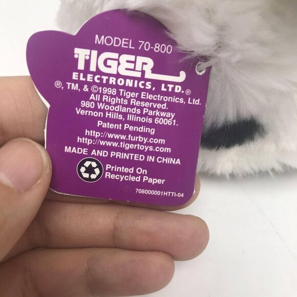 1998 VTG Tiger Electronics Furby Snow Leopard Dalmatian White Black Spots 70-800 - Picture 6 of 6